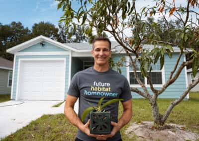 Orlando teacher Kenneth closes on his new home